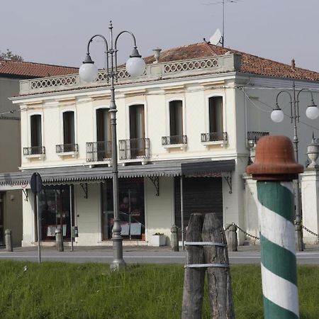 Barchessa Levi Morenos B&B มิรา ภายนอก รูปภาพ